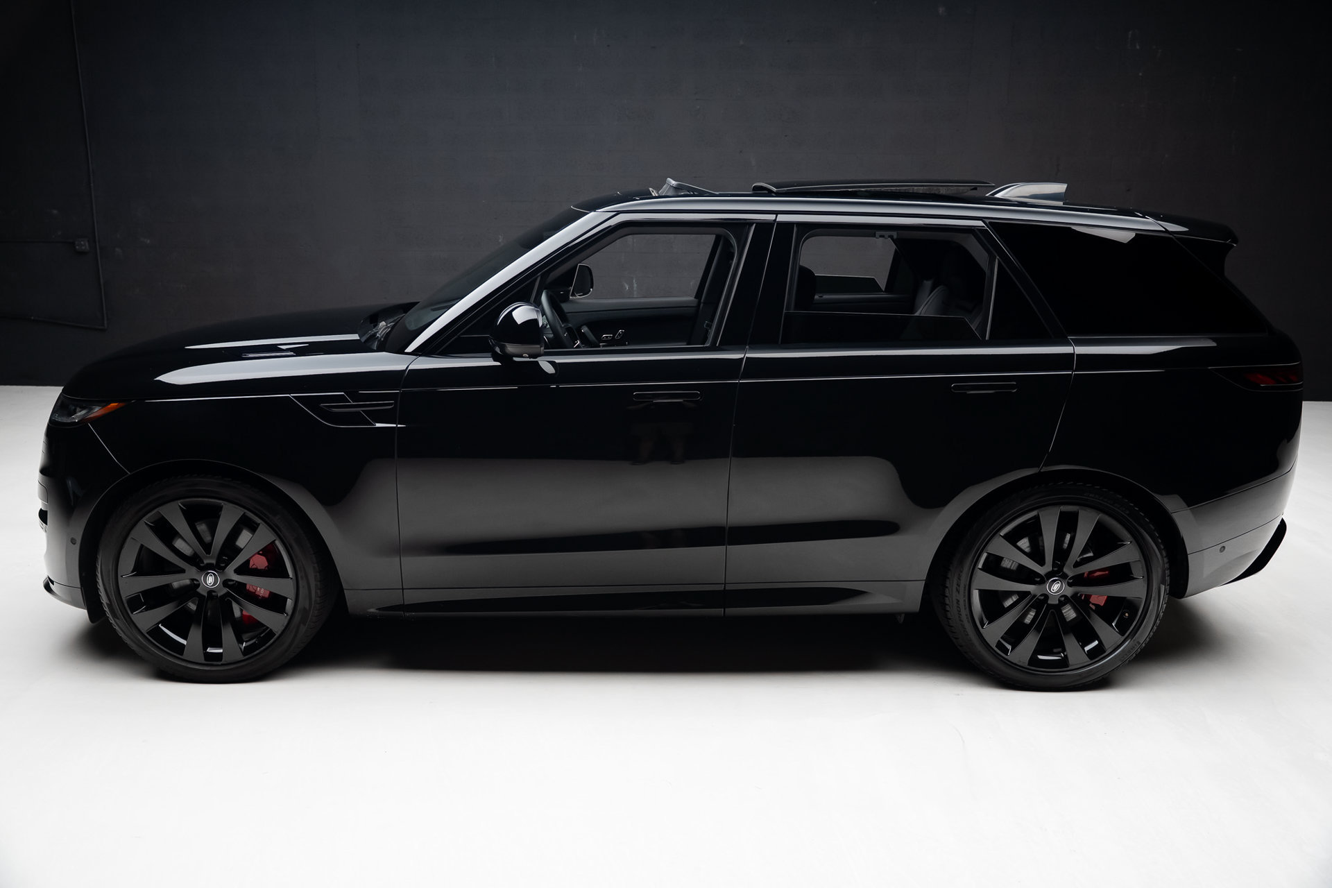 Used 2023 Land Rover Range Rover Sport First Edition AWD/4WD image 16
