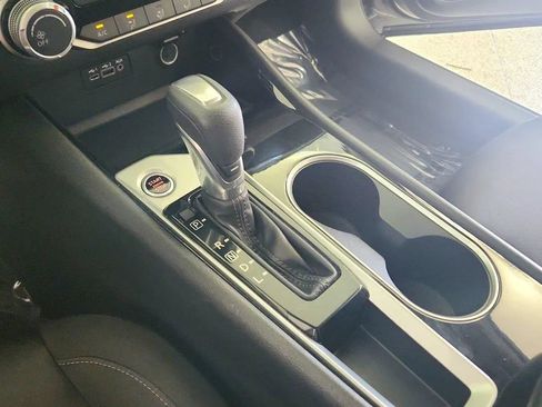 Used 2024 Nissan Altima 2.5 SV FWD image 18