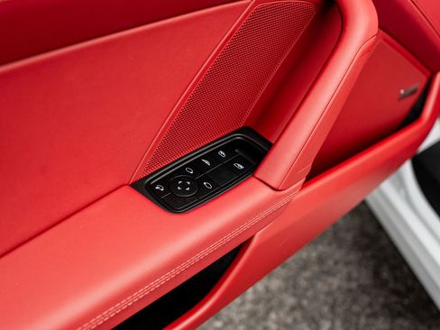 Used 2025 Porsche 911 Carrera GTS image 31