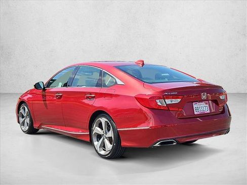 Used 2018 Honda Accord Touring image 8