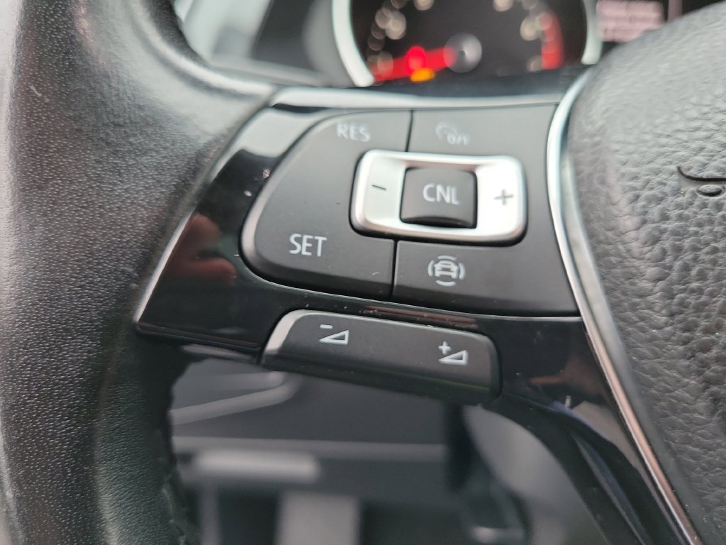 Used 2019 Volkswagen Tiguan SEL Premium R-Line AWD/4WD image 25