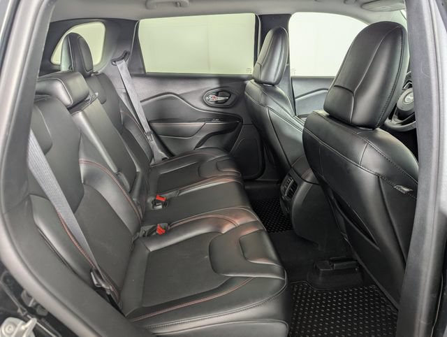 Used 2022 Jeep Cherokee Trailhawk AWD/4WD image 26