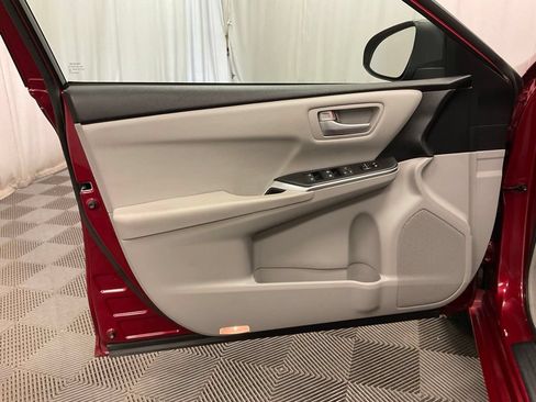 Used 2016 Toyota Camry LE FWD image 15
