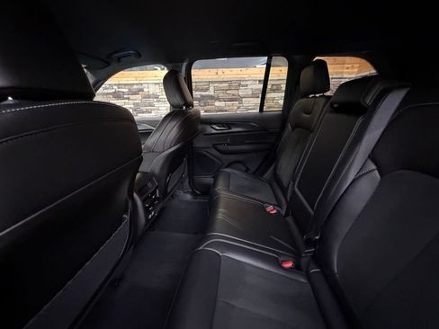 Used 2025 Jeep Grand Cherokee Altitude AWD/4WD image 39