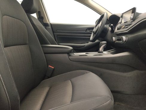 Used 2024 Nissan Altima 2.5 S FWD image 21