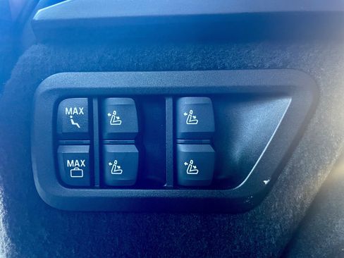 Used 2023 BMW X7 xDrive40i w/ M Sport Package image 42