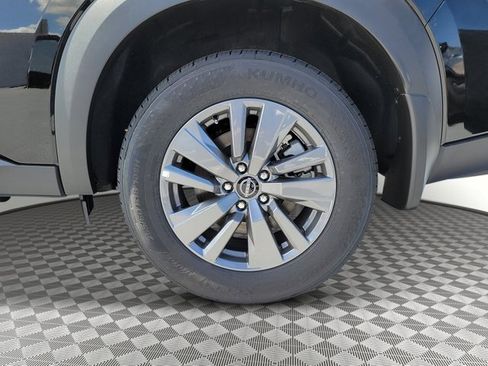 New 2025 Nissan Pathfinder SV image 12