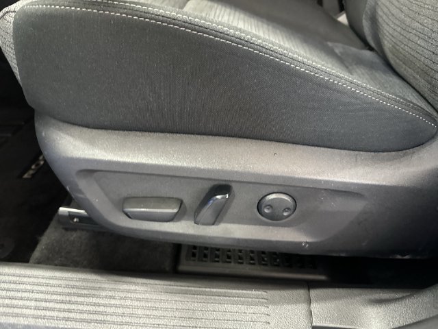 Used 2023 Nissan Rogue SV AWD/4WD image 18