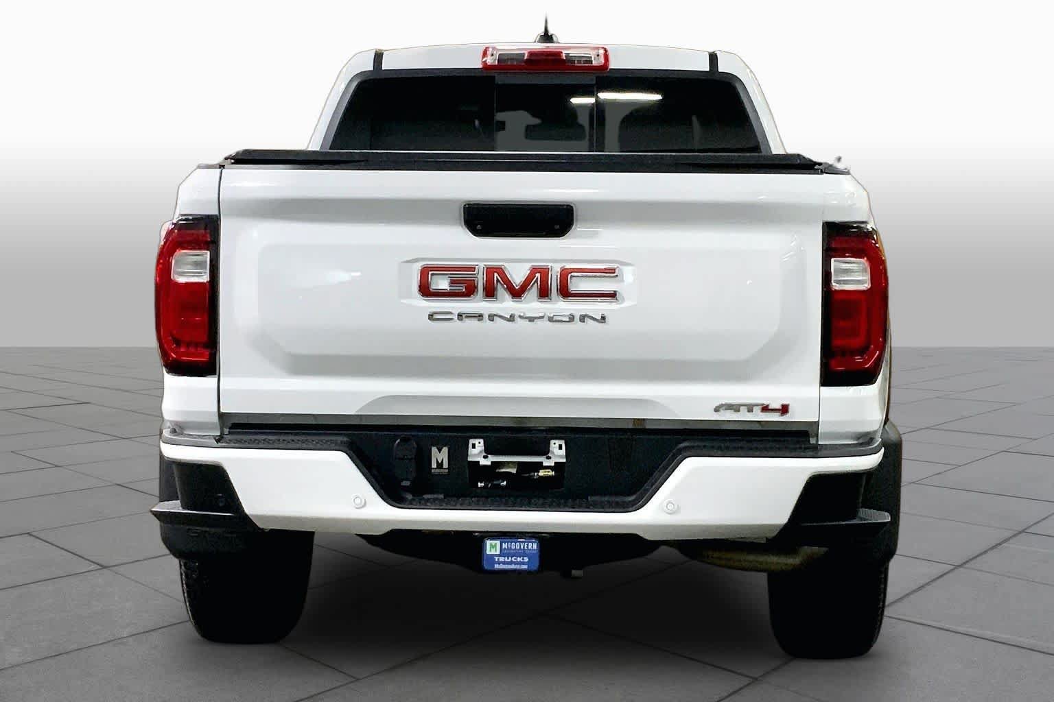 Used 2023 GMC Canyon AT4 w/ AT4 Premium Package AWD/4WD image 5