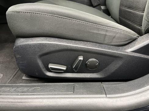 Used 2020 Ford Fusion SE image 10