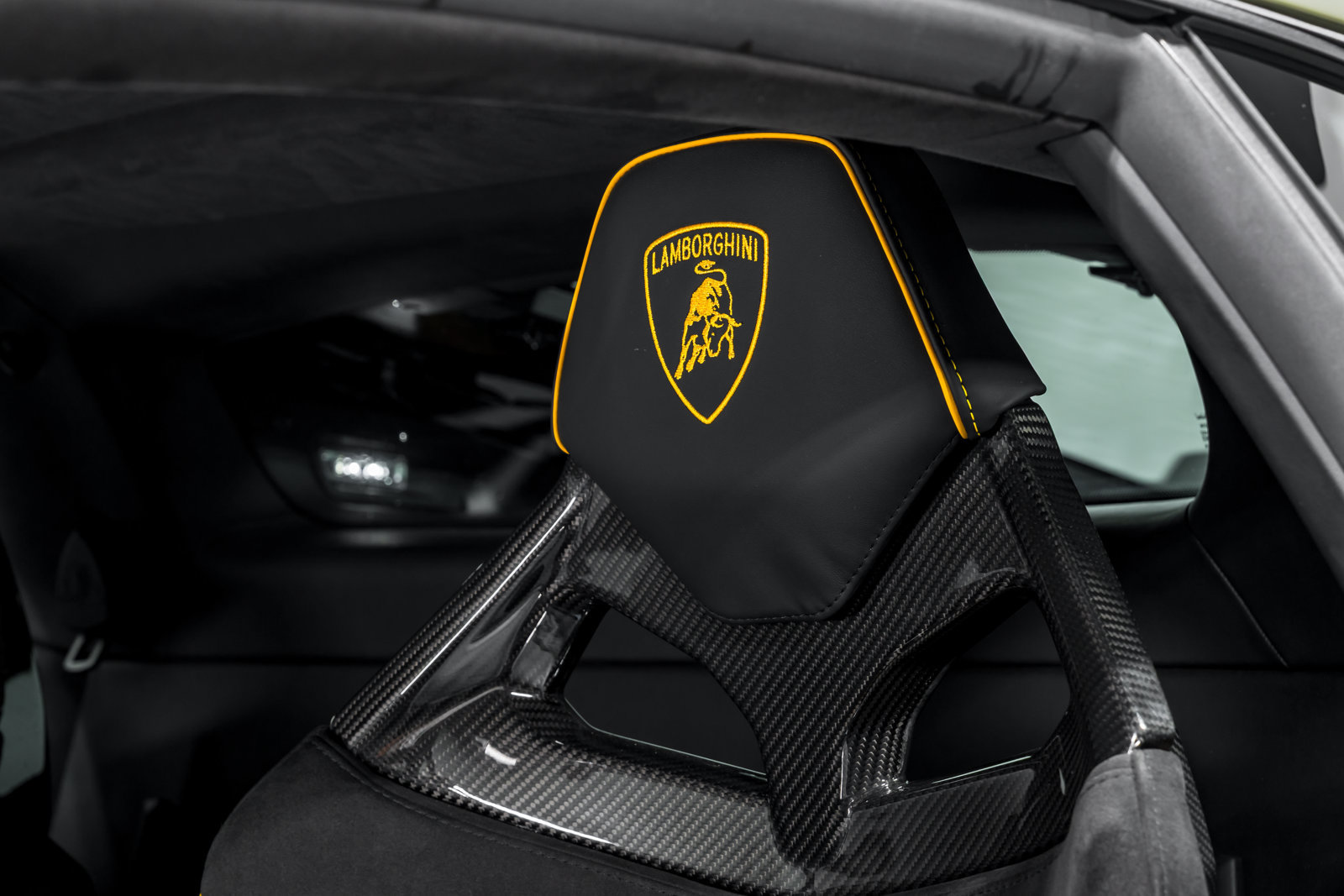 Used 2022 Lamborghini Huracan EVO RWD image 20