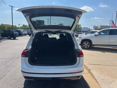Used 2021 Volkswagen Tiguan SE R-Line AWD/4WD image 19
