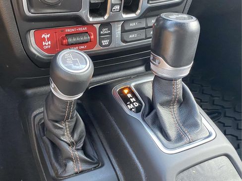 Used 2021 Jeep Wrangler Unlimited Rubicon AWD/4WD image 31