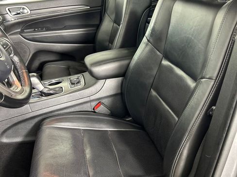 Used 2020 Jeep Grand Cherokee Limited w/ Luxury Group II image 12