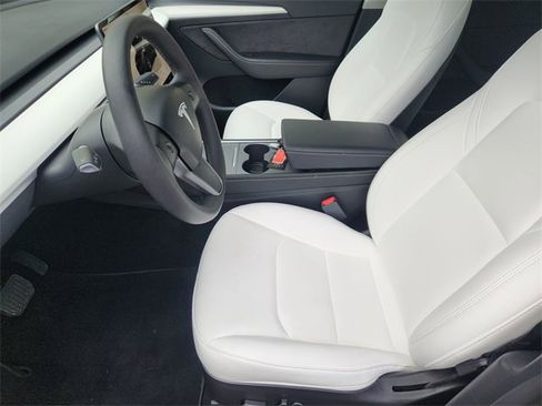 Used 2023 Tesla Model Y Long Range image 19