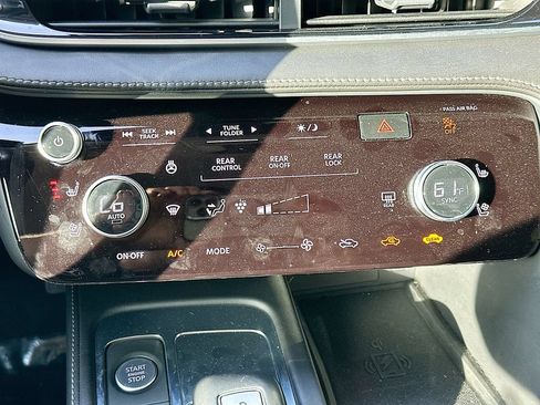 Used 2022 INFINITI QX60 Sensory w/ Cargo Package AWD/4WD image 16