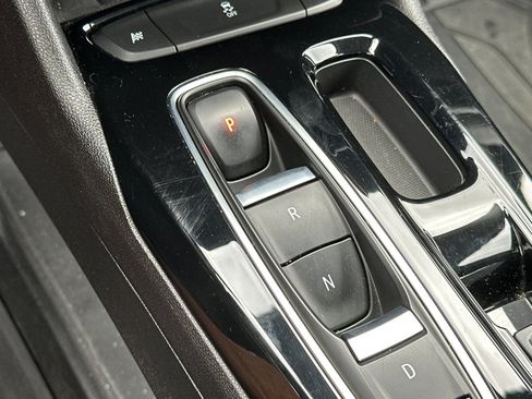 Used 2022 Chevrolet Bolt EUV LT w/ Convenience Package image 33