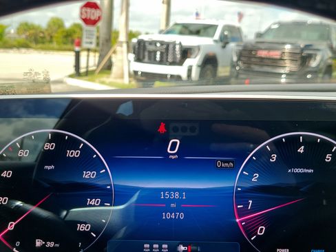 Used 2025 Mercedes-Benz C 300 Sedan image 31