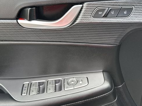 Used 2024 Hyundai Palisade Limited FWD image 18