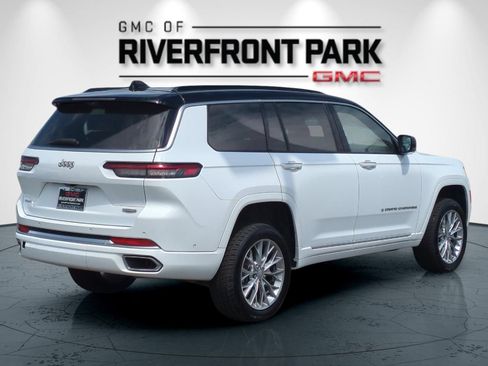 Used 2024 Jeep Grand Cherokee L Summit w/ Advanced Protech Group IV AWD/4WD image 3