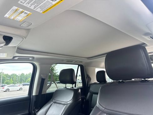 Used 2025 Ford Expedition Active AWD/4WD image 31