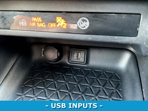 Used 2023 Toyota RAV4 LE AWD/4WD image 16