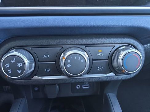 New 2025 Nissan Versa SV image 4