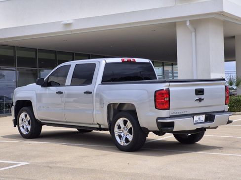 Used 2018 Chevrolet Silverado 1500 Custom w/ Custom Value Package image 6