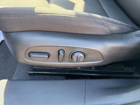 Used 2019 Chevrolet Malibu LT FWD image 17