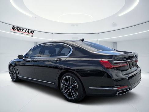 Used 2020 BMW 750i xDrive w/ Cold Weather Package AWD/4WD image 5