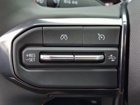 Used 2025 GMC Canyon AT4 w/ AT4X AEV Edition image 21