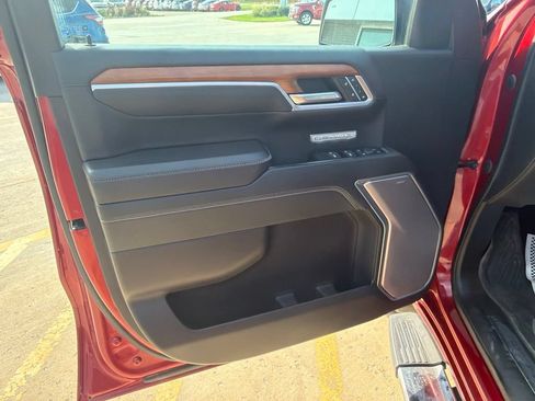 Used 2022 GMC Sierra 1500 Denali w/ Technology Package AWD/4WD image 12