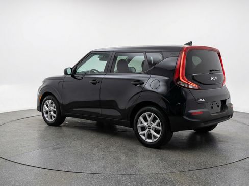 Used 2025 Kia Soul LX w/ LX Technology Package image 6