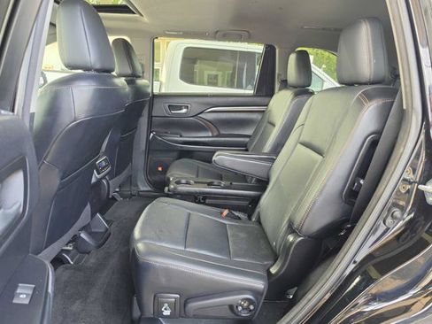 Used 2015 Toyota Highlander Limited AWD/4WD image 13