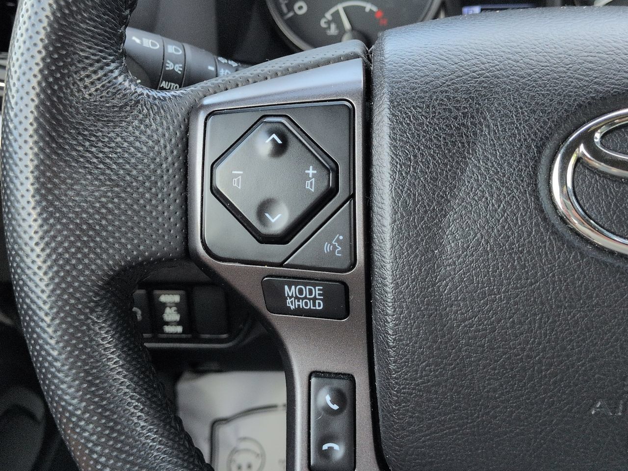 Used 2022 Toyota Tacoma TRD Off-Road RWD image 22