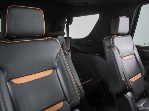 Used 2021 GMC Yukon AT4 w/ Technology Package image 32