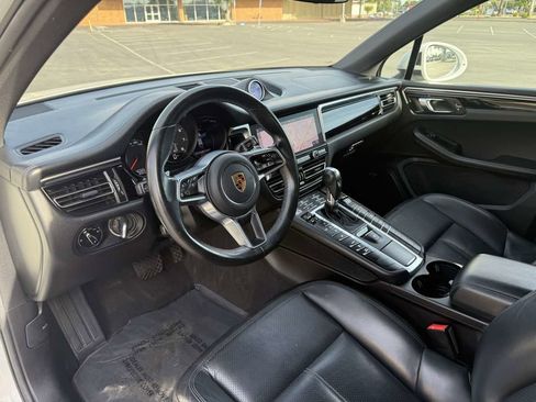 Used 2021 Porsche Macan image 16