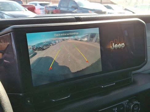 Used 2024 Jeep Wrangler Unlimited Sport image 17