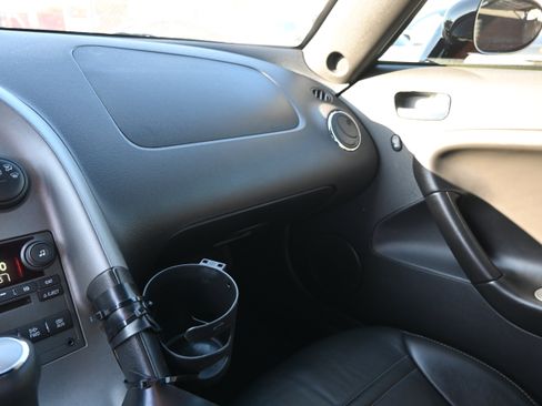 Used 2009 Pontiac Solstice GXP w/ Premium Package RWD image 37