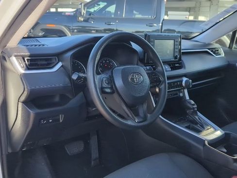 Used 2020 Toyota RAV4 XLE image 4