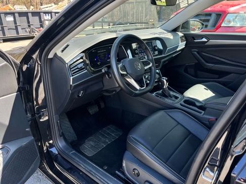 Used 2024 Volkswagen Jetta SE image 7