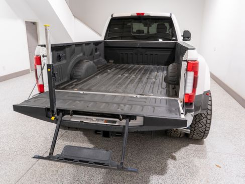 Used 2019 Ford F350 Lariat w/ Lariat Ultimate Package image 12