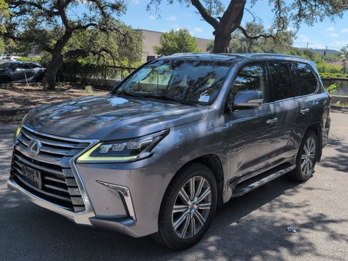 Used 2017 Lexus LX 570 4WD w/ Luxury Package image 26