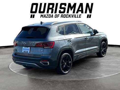 Used 2024 Volkswagen Taos SE image 6