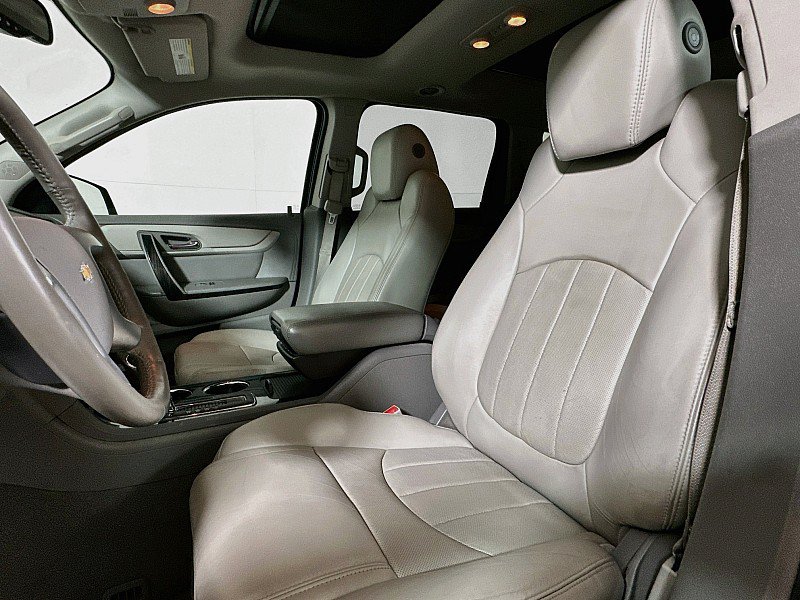 Used 2017 Chevrolet Traverse Premier FWD image 11