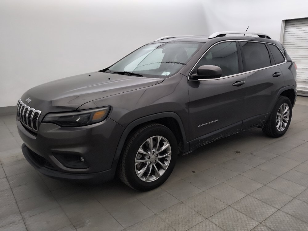 Used 2019 Jeep Cherokee Latitude Plus FWD image 2