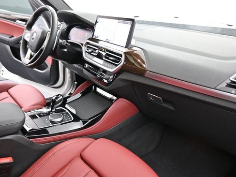 Used 2025 BMW X4 xDrive30i image 19