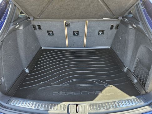 Certified 2025 Porsche Macan image 31