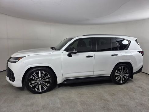 Used 2025 Lexus LX 700h Luxury w/ Appearance Package AWD/4WD image 7