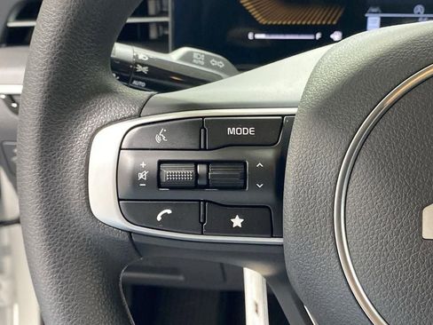 New 2026 Kia K5 LXS FWD image 33